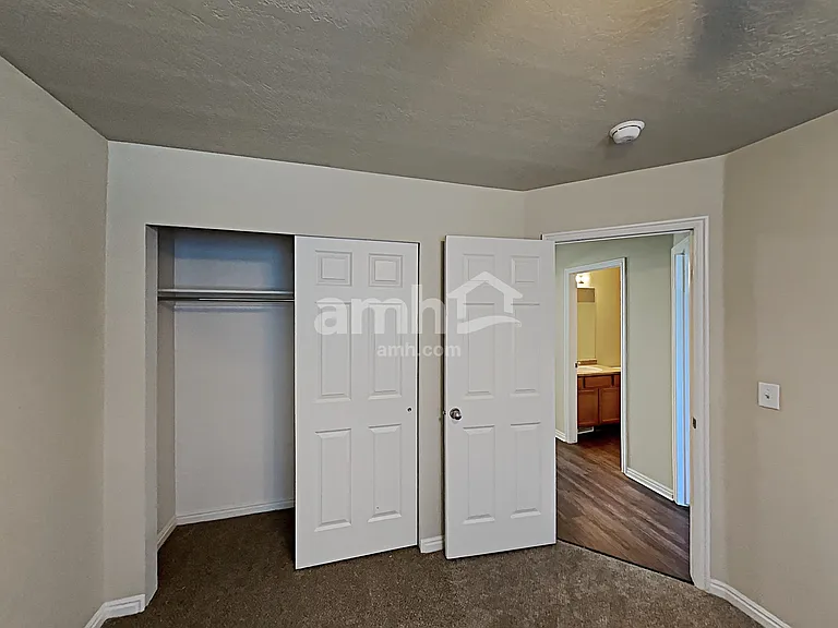 726 N Fox Hollow Dr — Photo 17