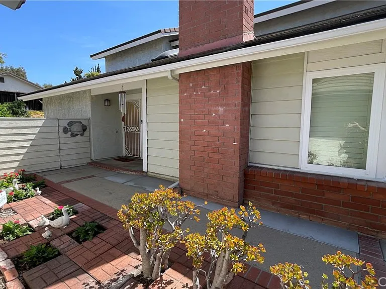 2085 Arbor Cir — Photo 4