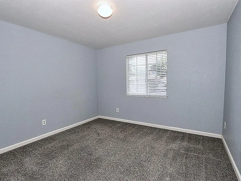11150 Trinity River Dr — Photo 23