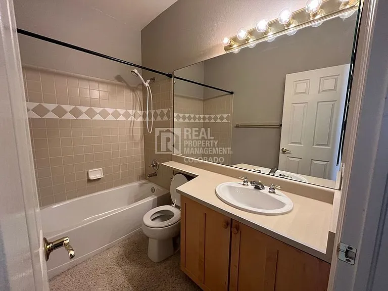 857 Appleby Pl — Photo 17