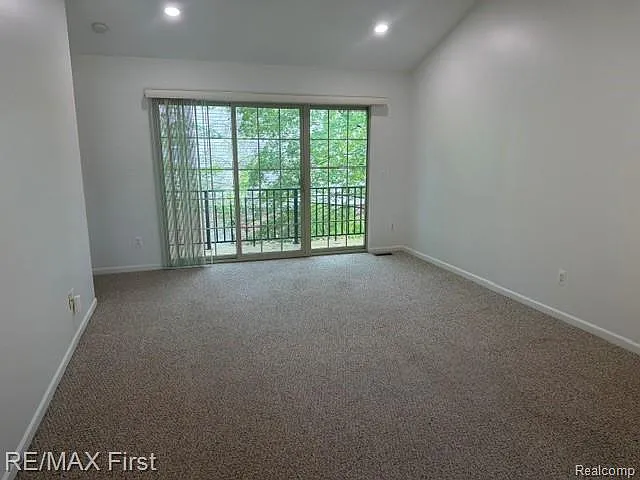 16713 Kensington Dr — Photo 5