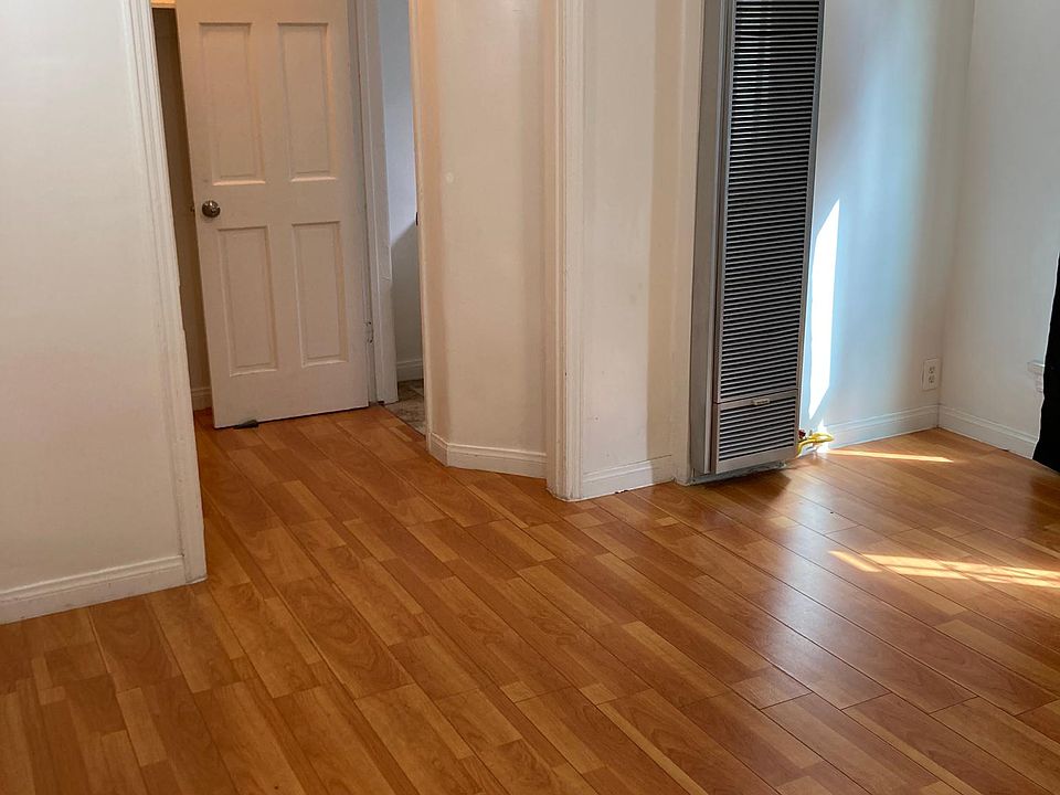 2nd image of 1143 N Coronado St #101