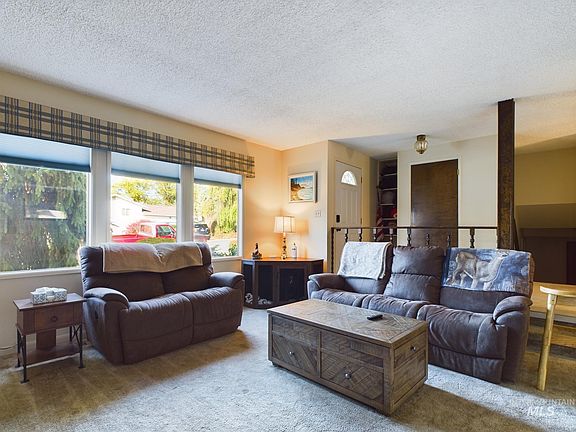2nd image of 2505 Seaport Dr