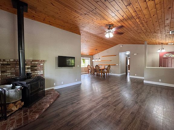 3rd image of 116 Riverbend Way