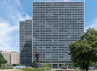 330 W Diversey Pkwy APT 401, Chicago, IL 60657