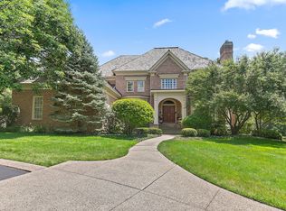 33 S Wynstone Dr, North Barrington, IL 60010