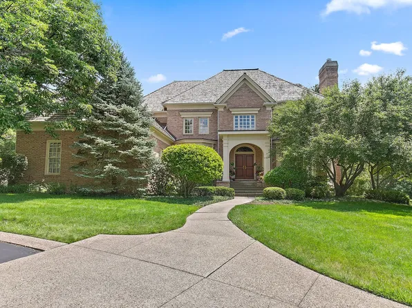 33 S Wynstone Dr, North Barrington, IL 60010