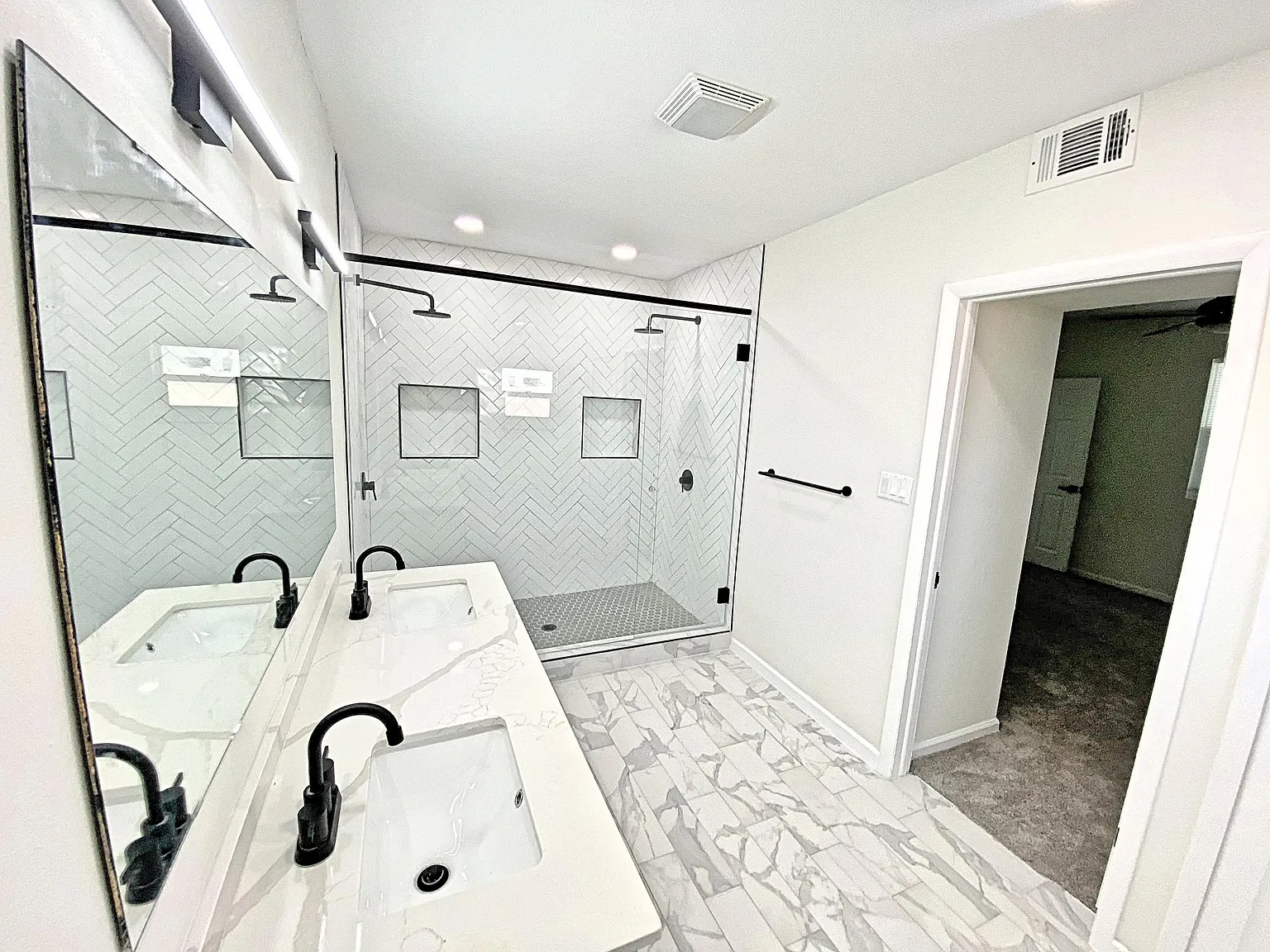 3 bed, 1472 sqft, $2,250 — Photo 4
