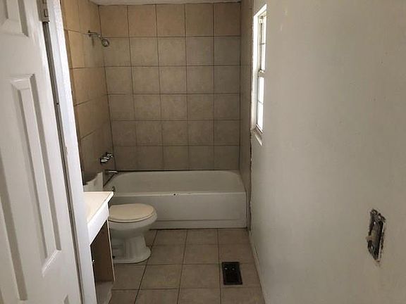 4th image of 744 S 40th St