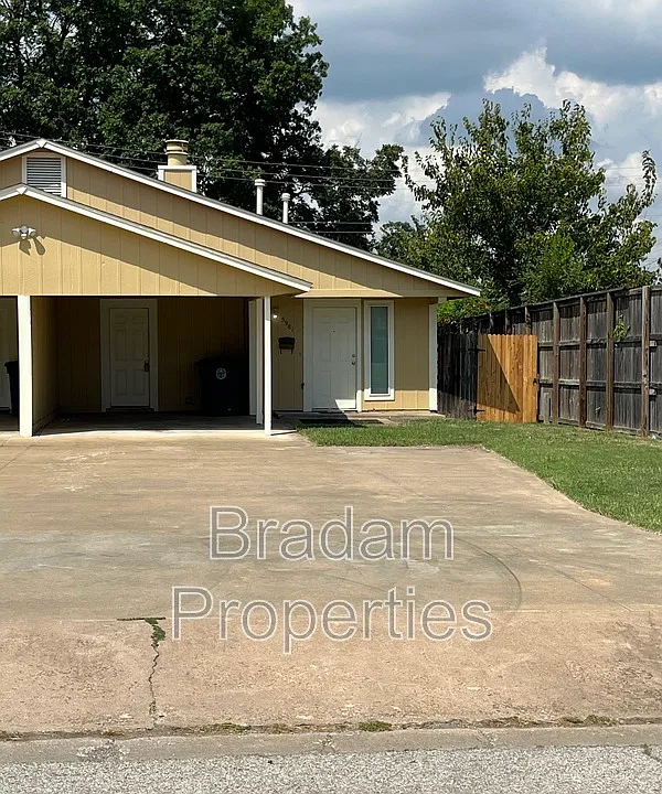 5981 E 25th Pl