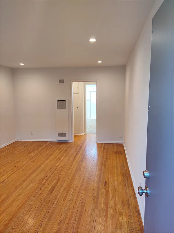 1 bed, 800 sqft, $2,150 — Photo 3