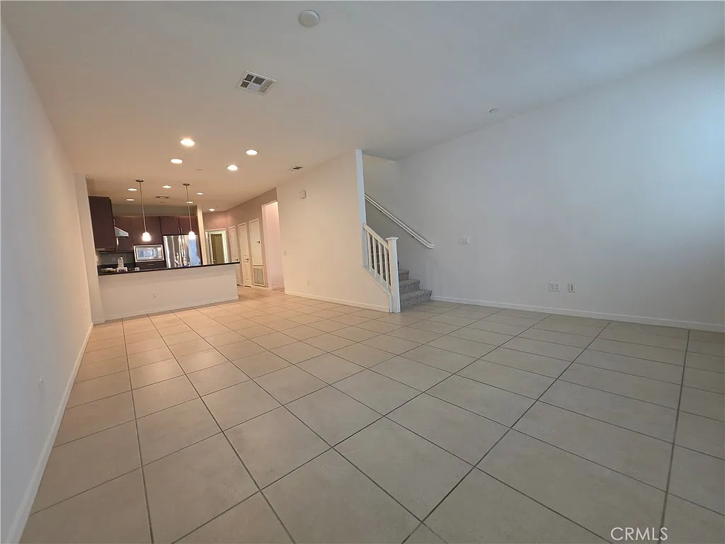 3 bed, 1770 sqft, $3,800 — Photo 4