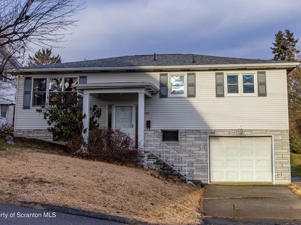 1215 Mine St, Old Forge, PA 18518