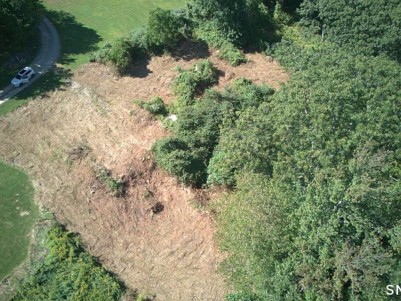 3rd image of 608 West Road