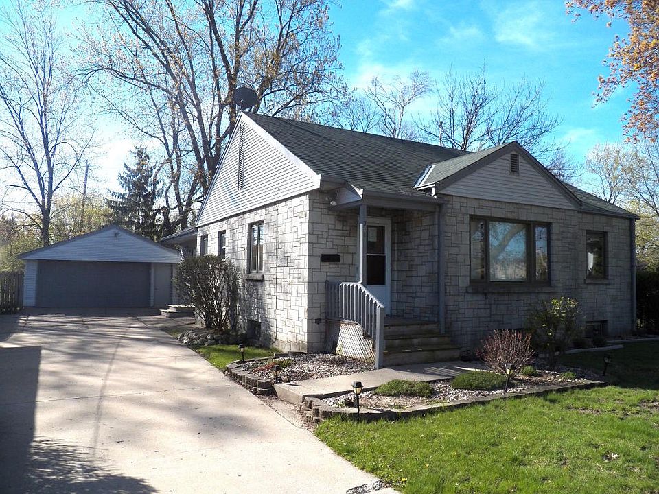 1st image of 7011 W Forest Home Ave