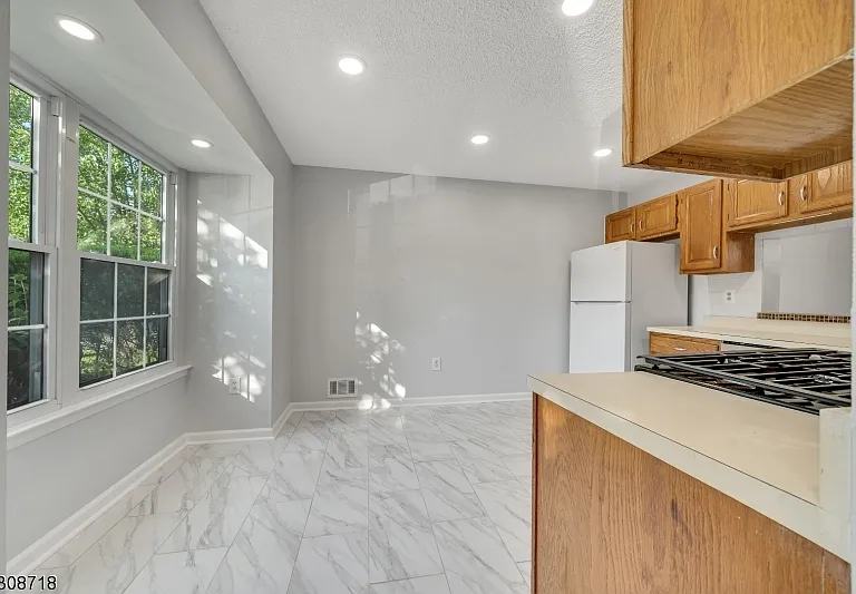 7 Kirby Ln — Photo 11