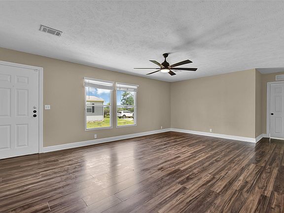 5th image of 1566 County Road 610 #C