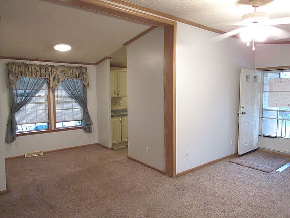 5th image of 75 Onondaga Ln