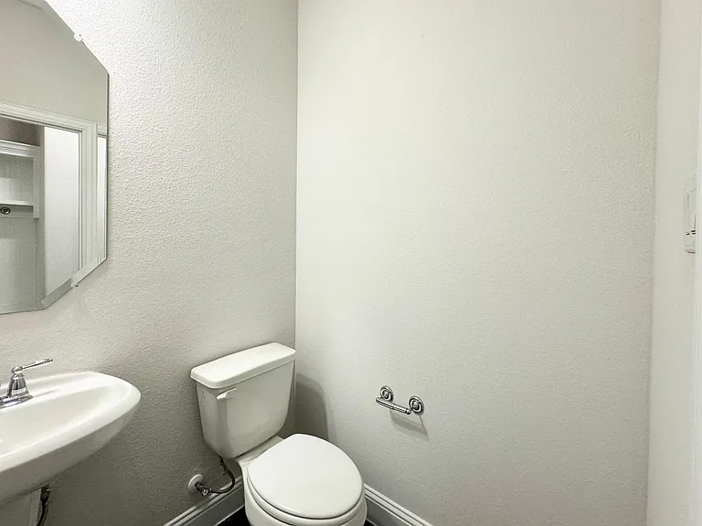 7837 Bayside Dr — Photo 22