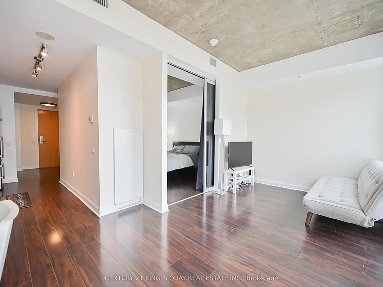375 King St W #2908 — Photo 13