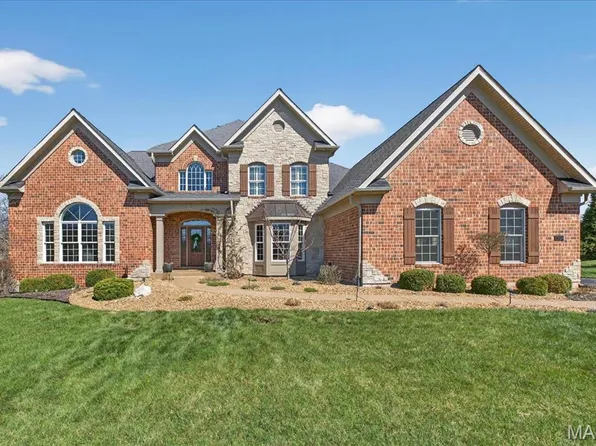 17925 Homestead Bluffs Dr, Chesterfield, MO 63005