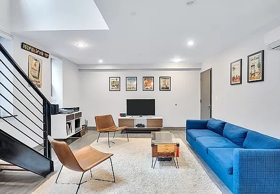 3rd image of 655 Franklin Ave APT 1R
