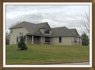 702 Stepping Stone Way, Village Of Pewaukee, WI 53072