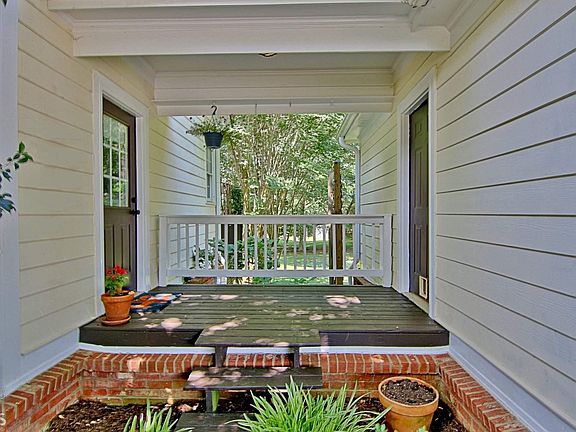 4th image of 135 Stanley Oaks Pl