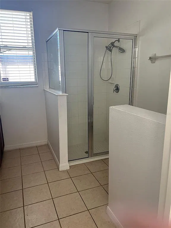 4 bed, 2.0 bath, 1872 sqft, $2,500 — Photo 3