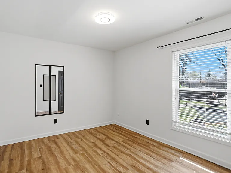 512 Lexington Blvd — Photo 48