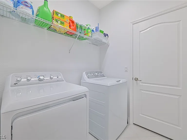 15550 Pascolo Ln — Photo 33