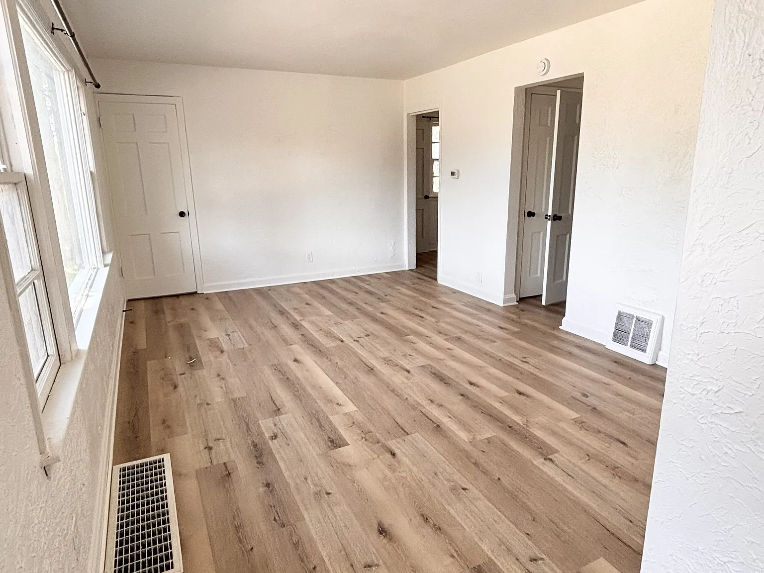 1 bed, 600 sqft, $950 — Photo 2