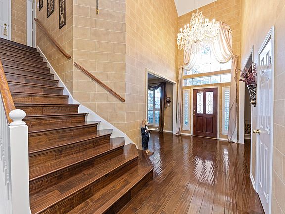 4th image of 8338 Gentlewood Ct