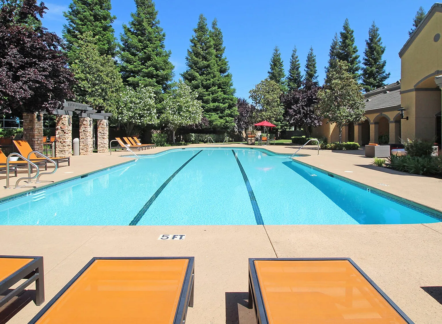 Oak Brook Apartments — Photo 3