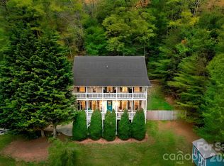 10 Country Rd, Hendersonville, NC 28791