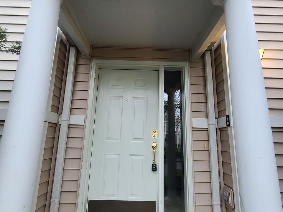 1st image of 16410 NE 19th St