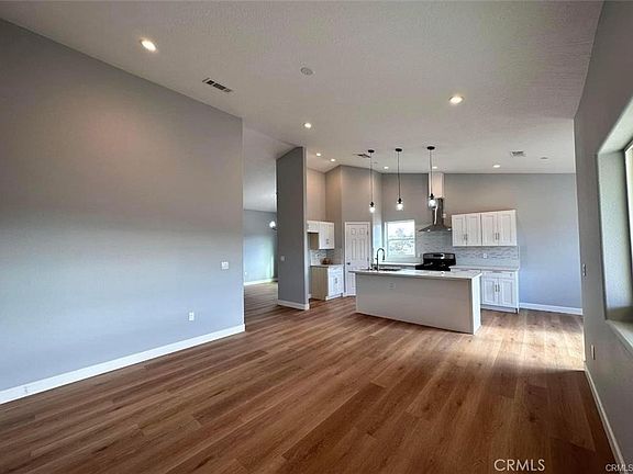 3rd image of 14847 Ritter St