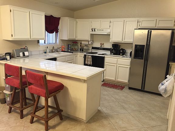2nd image of 3741 Beachview Dr