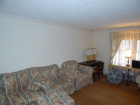 3rd image of 6263 Grandview Dr