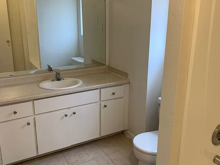 16221 Apple Valley Rd — Photo 7