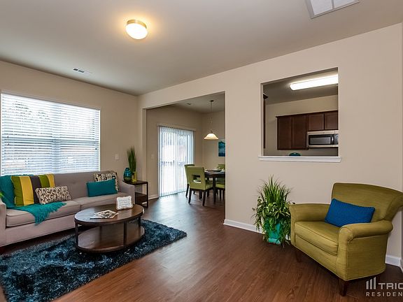 3rd image of 2050 Aragon Ln