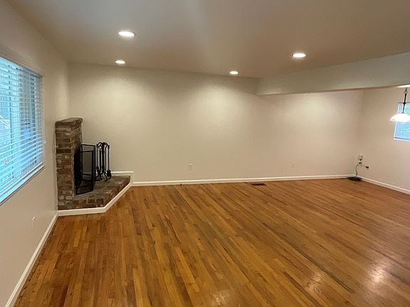 3rd image of 24975 Valley Way #24975V01
