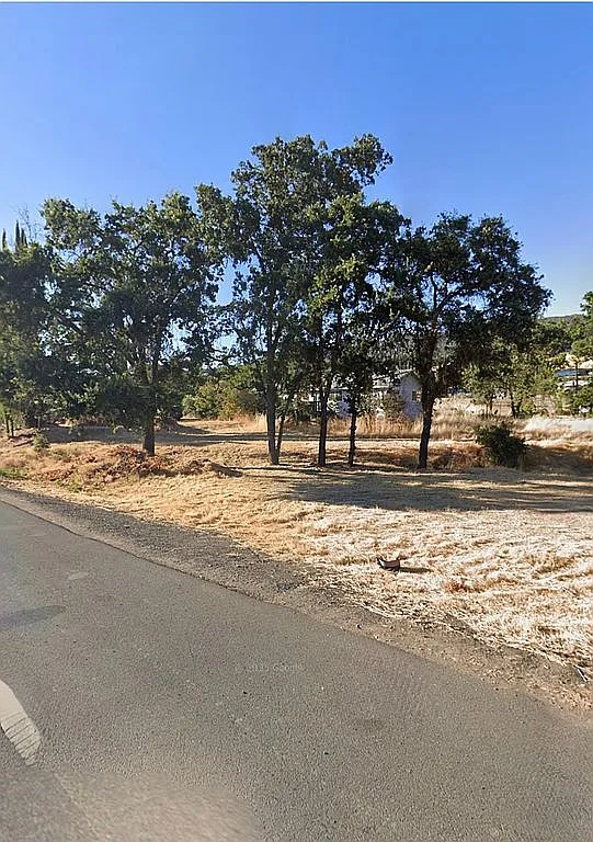 2634 E State Highway 20 photo 1