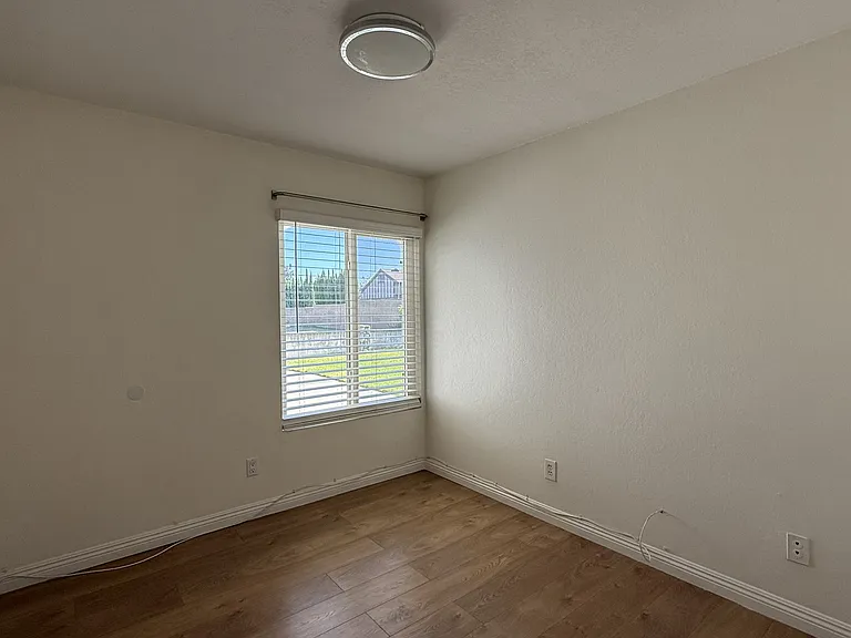 10260 Magnolia Ct — Photo 7