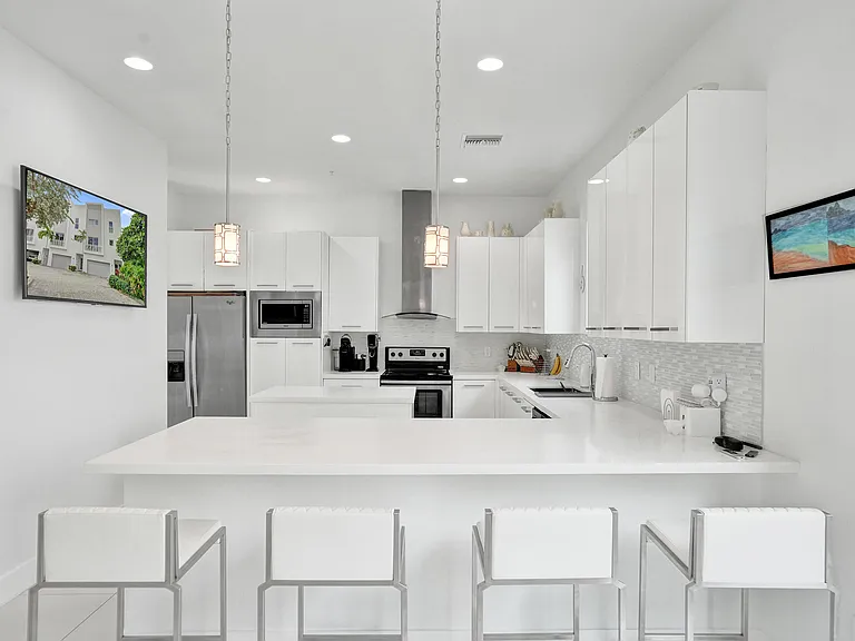 1347 N Ocean Blvd — Photo 23