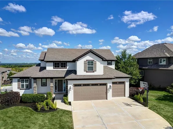 8125 Millridge St, Lenexa, KS 66220