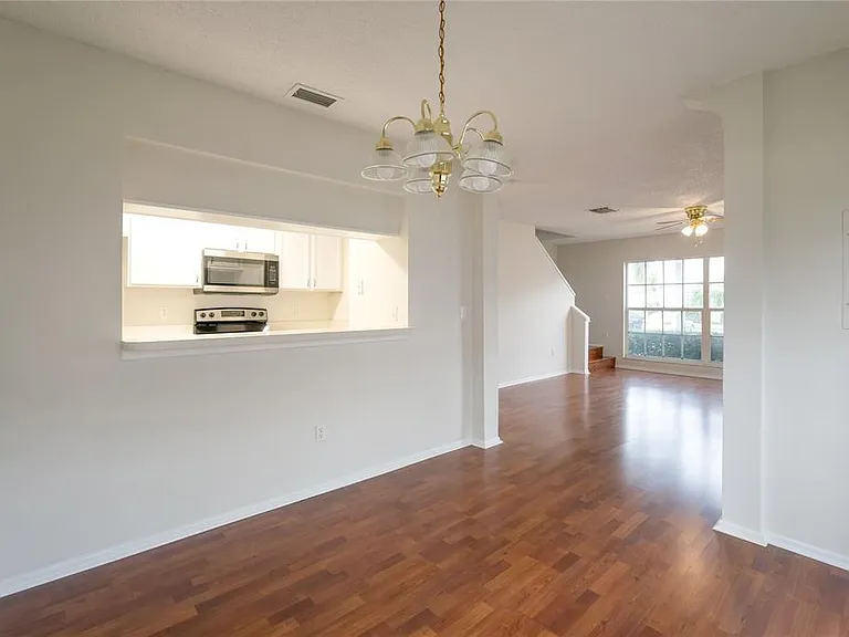 523 Kensington Lake Cir — Photo 8