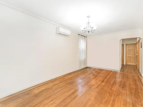 451 100th Street image 5 of 28