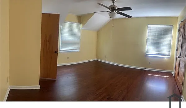 7900 Meadowdale Ln — Photo 9