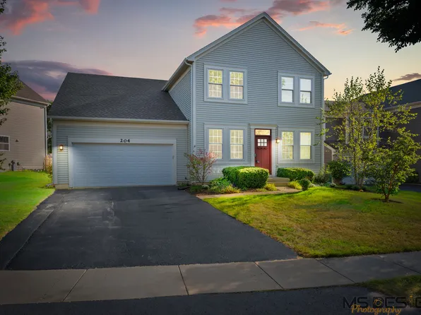 204 Sunbury Dr, St Charles, IL 60175